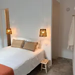 Nyaraló Oliveira Brava *